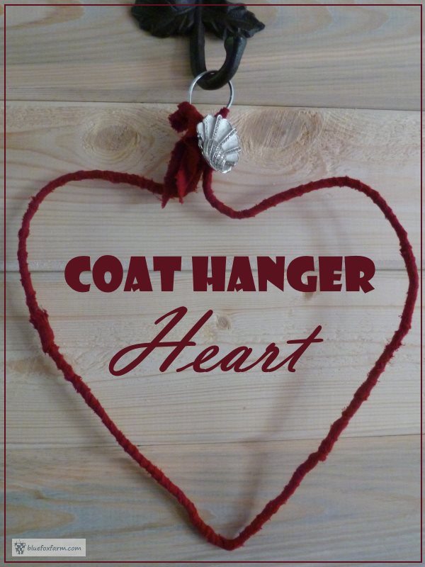 Coat Hanger Heart simple and easy primitive craft