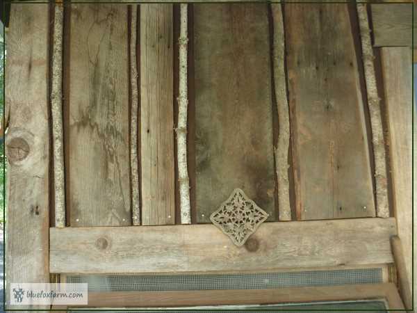 Barnboards spaced a couple of inches apart