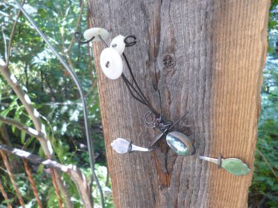 Button Flowers, clasped in the spoon hands are the final touch...