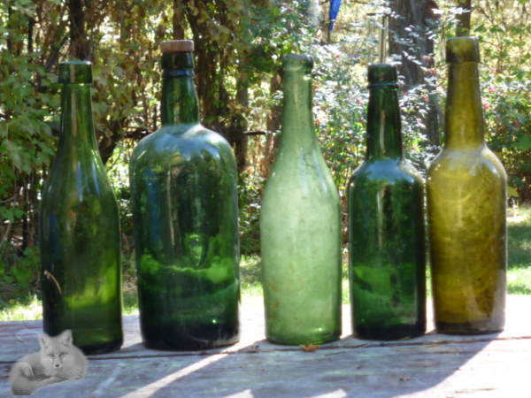 antique-green-glass-bottles600x450.jpg
