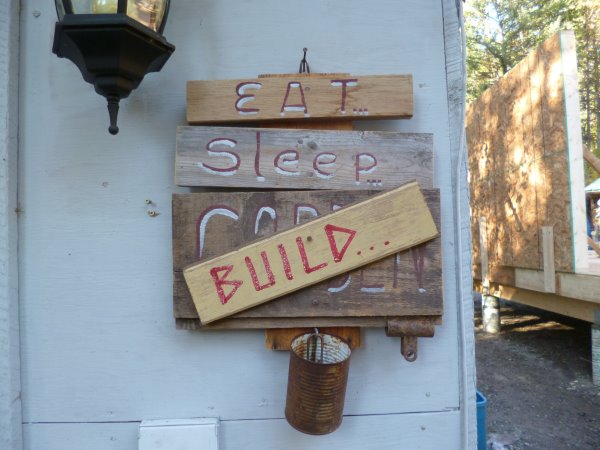 No Frills Build Eat/Sleep/Build
