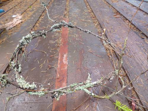 One twig, curved into a rough circle shape...
