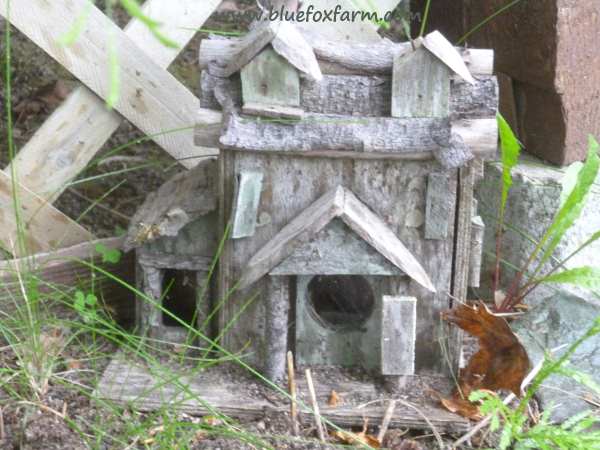 Rustic and weathered bird house at Son Ranch